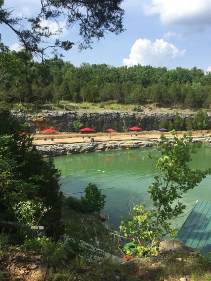 Logan County: 1850 Nashville Rd, Russellville, KY 42276